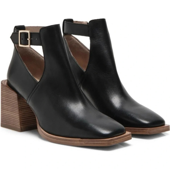 FREE PEOPLE BRADY BUCKLE SHOEBOOT IN BLACK  SZ: 40/9.0-9.5 - Picture 2 of 14